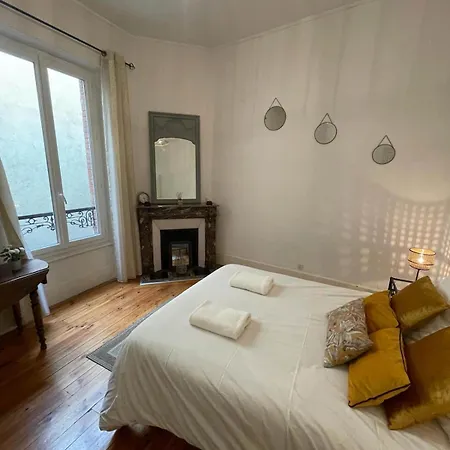 Apartamento Le Saint Julien 3etoiles - Hypercentre - Proche Thermes - Balcon *